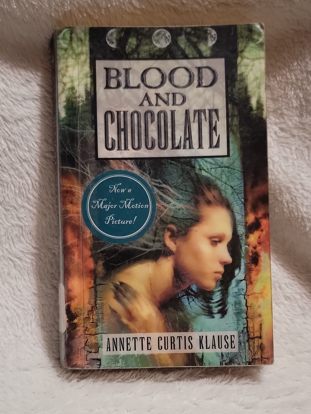 Blood & Chocolate by. Annette Curtis Klaus / Paperback Fantasy Book